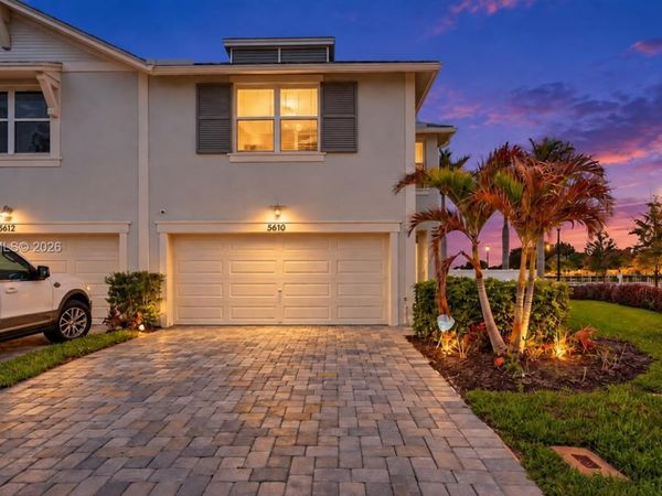 5610 SE Edgewater Cir, Stuart, FL 34997