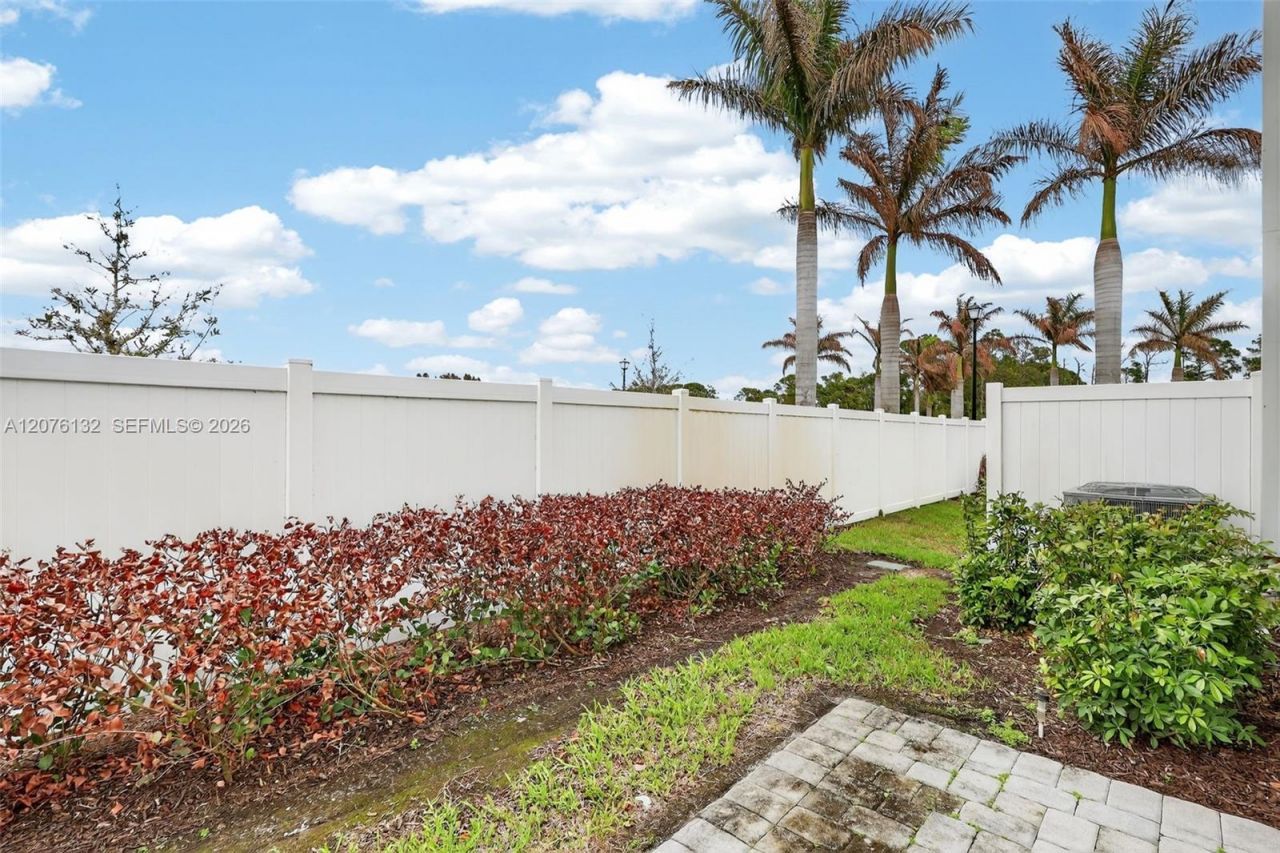 5610 SE Edgewater Cir, Stuart, FL 34997 Photo