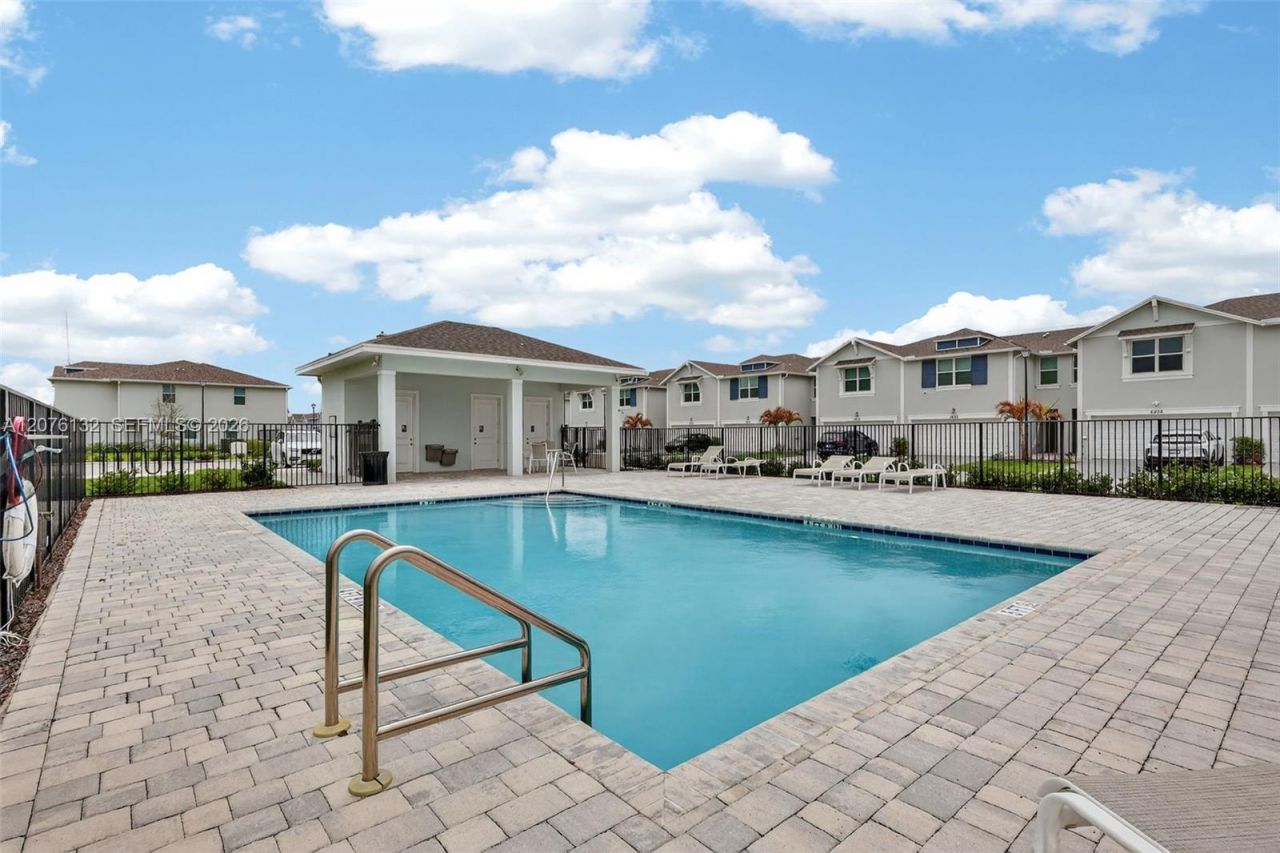 5610 SE Edgewater Cir, Stuart, FL 34997 Photo