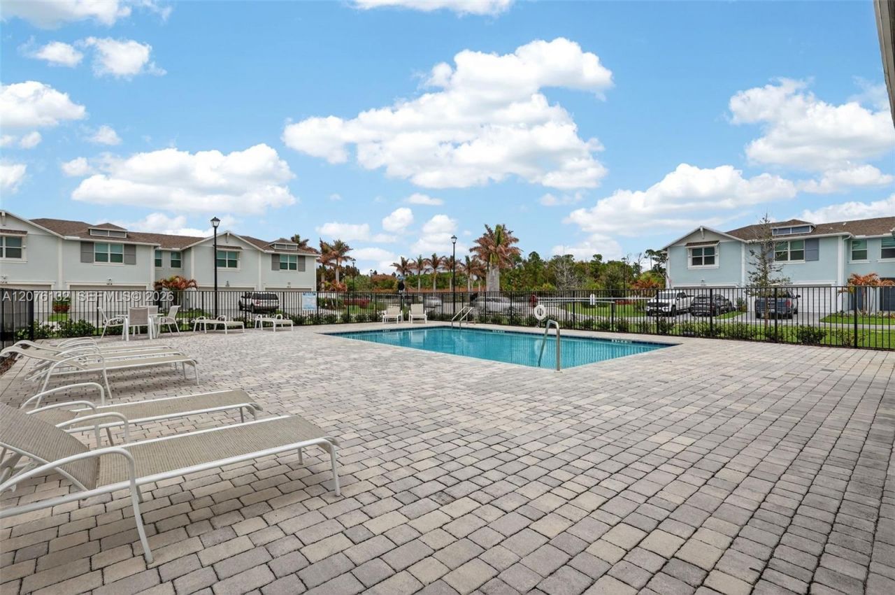 5610 SE Edgewater Cir, Stuart, FL 34997 Photo