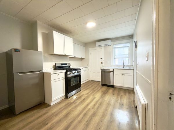 2 Sherman St, Unit A2, Cambridge, MA 02138