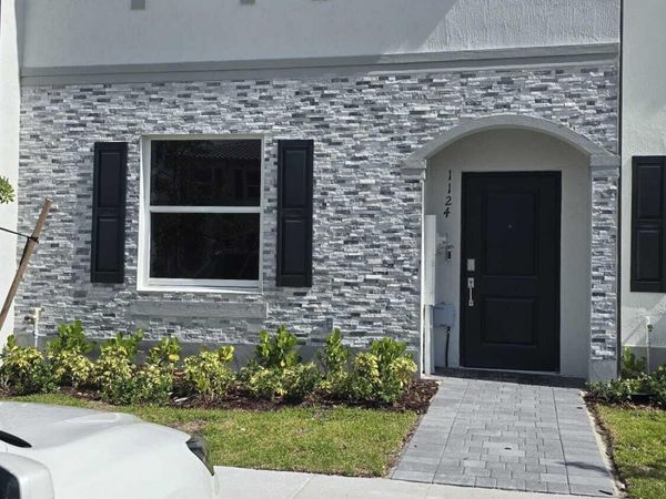 1124 SE 3rd Street, Florida City, FL 33034