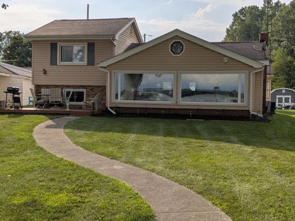 163 Lakeside Drive, Quincy, MI 49082