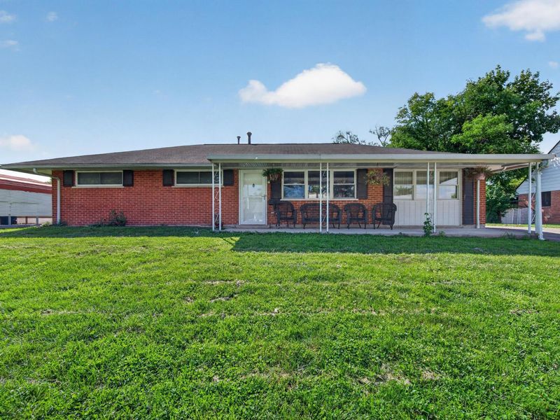899 W Stephen Drive W, Columbus, OH 43204 Photo 1