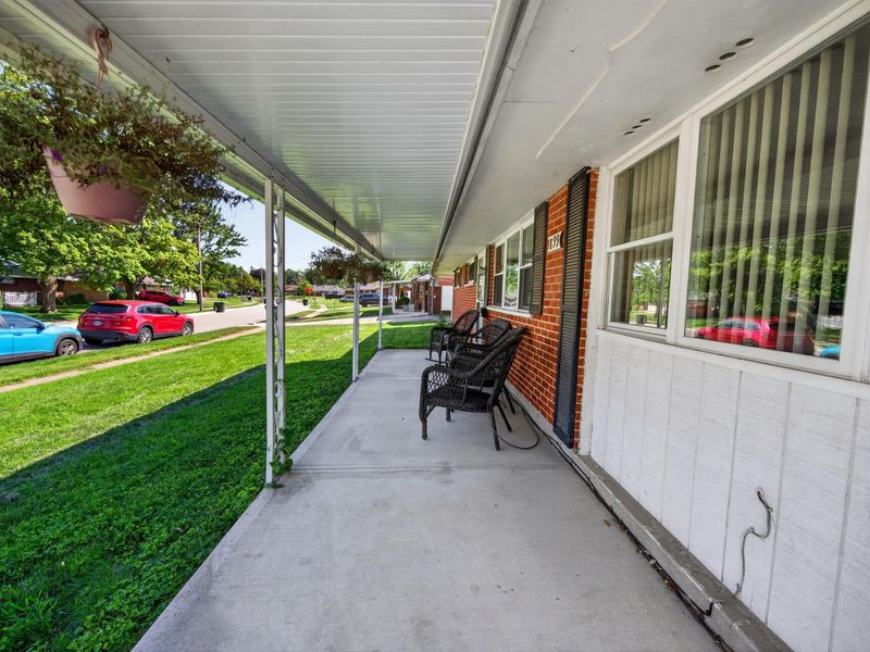 899 W Stephen Drive W, Columbus, OH 43204 Photo 3