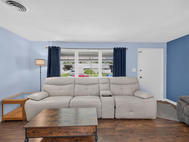 899 W Stephen Drive W, Columbus, OH 43204 Photo 4