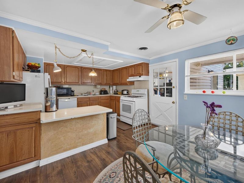 899 W Stephen Drive W, Columbus, OH 43204 Photo 6