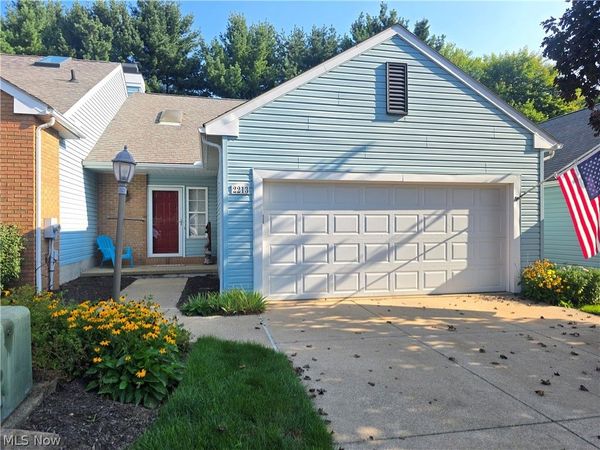 2213 Devon Court, Unit 18, Akron, OH 44312