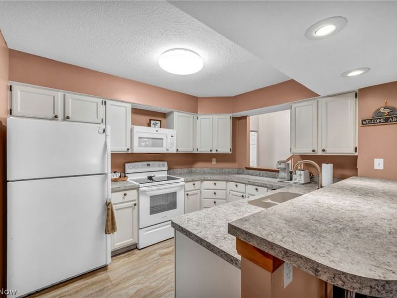 2213 Devon Court, Unit 18, Akron, OH 44312 Photo 10