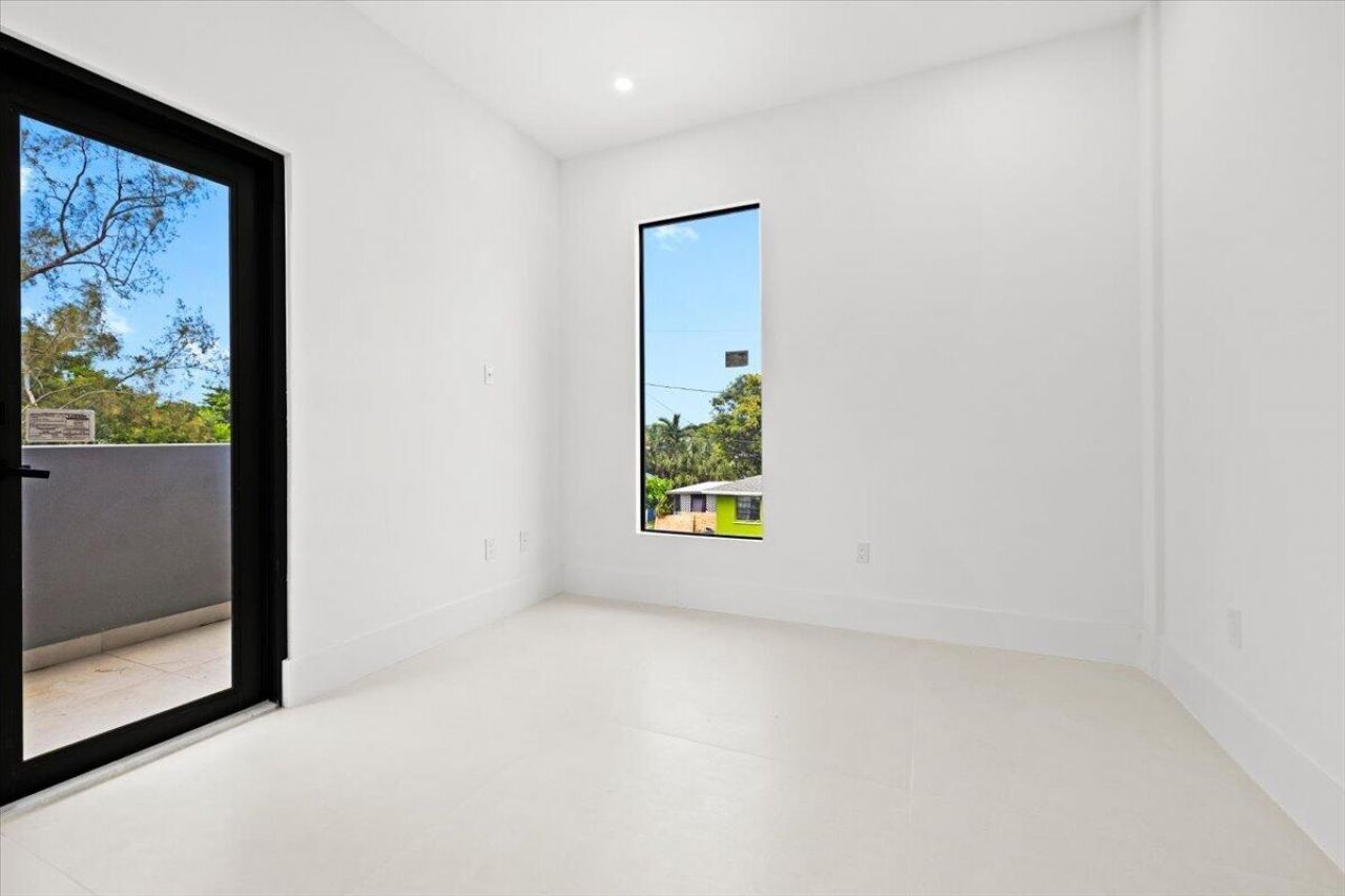 201 NW 14th Way, Dania Beach, FL 33004 Photo