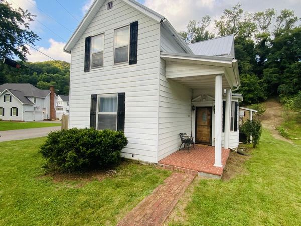 232 Northwest Chestnut Street, Norton, VA 24273