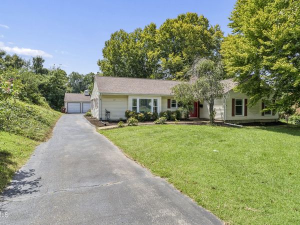 207 Dogwood Lane, Johnson City, TN 37604