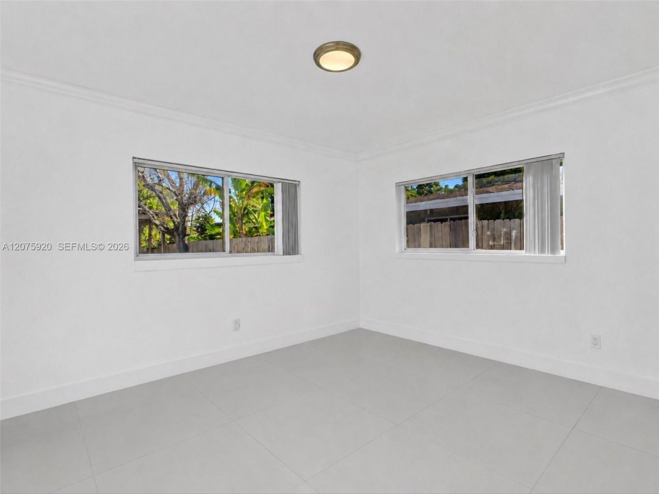 1647 NE 146th St, Miami, FL 33181 Photo