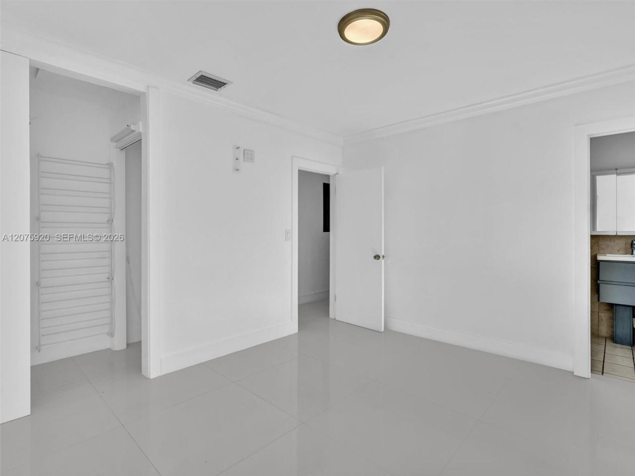 1647 NE 146th St, Miami, FL 33181 Photo