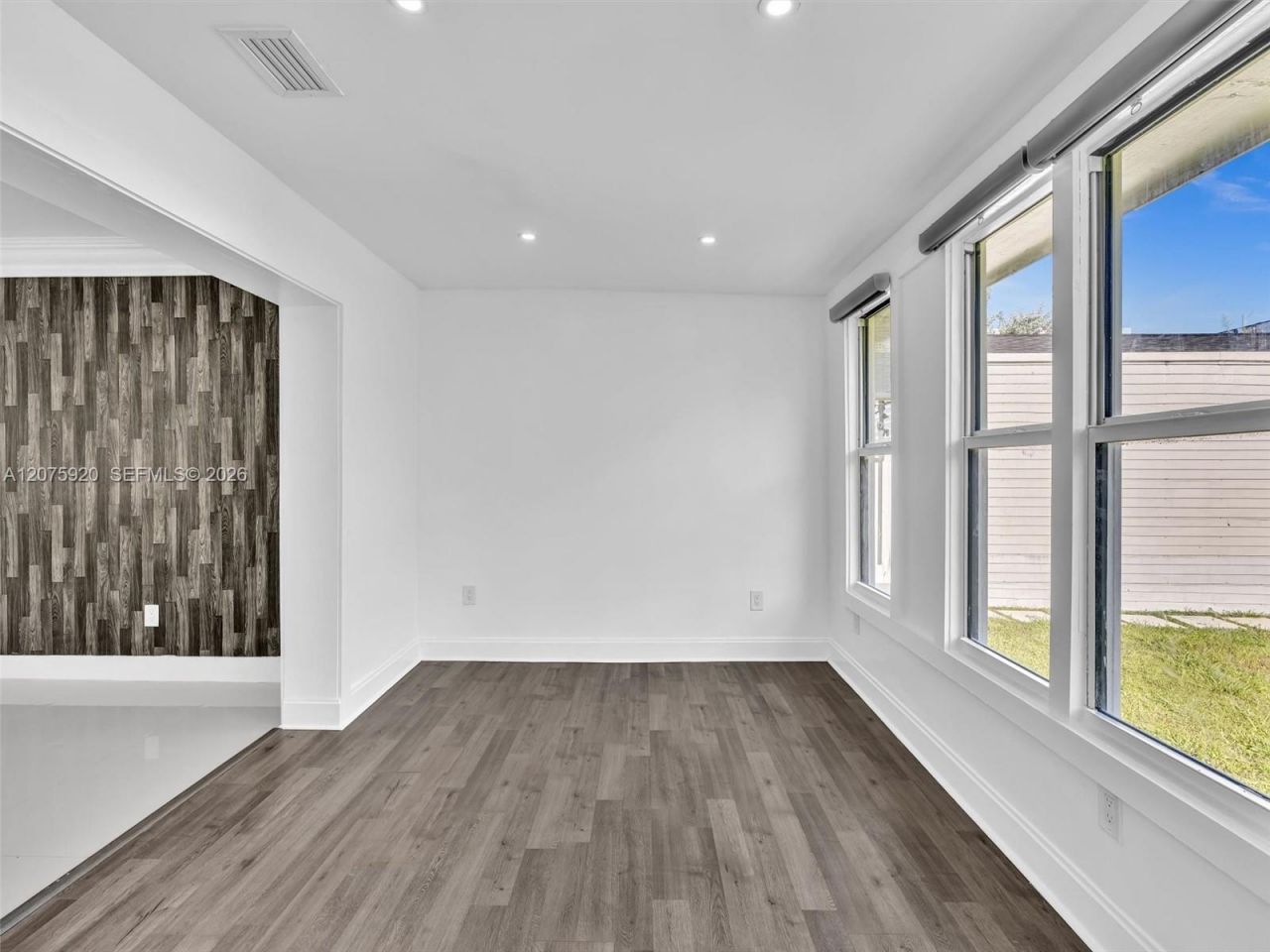 1647 NE 146th St, Miami, FL 33181 Photo