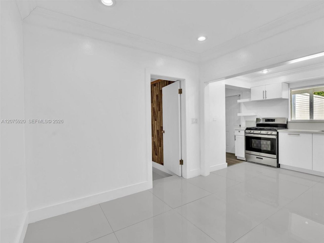 1647 NE 146th St, Miami, FL 33181 Photo
