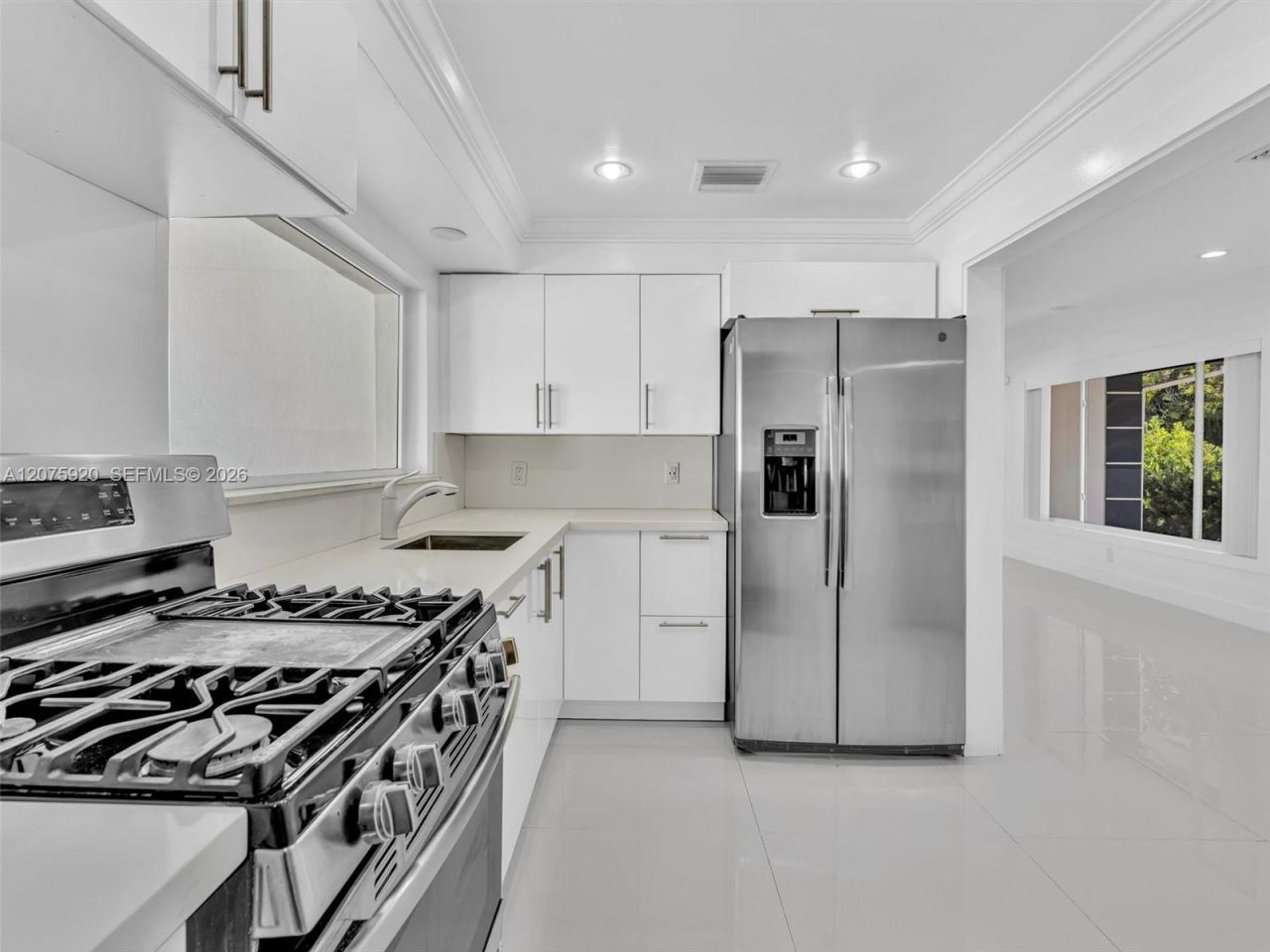 1647 NE 146th St, Miami, FL 33181 Photo