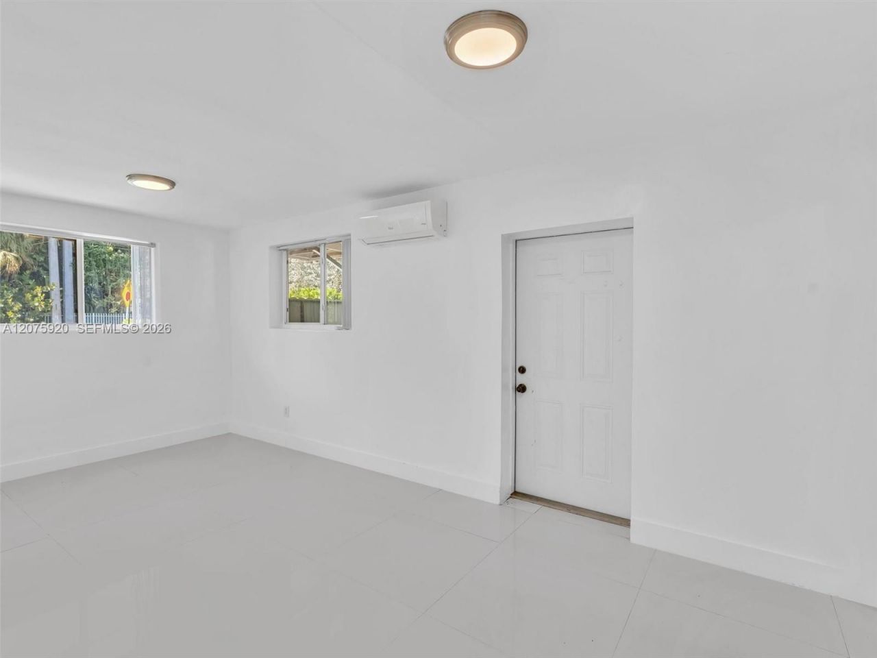 1647 NE 146th St, Miami, FL 33181 Photo