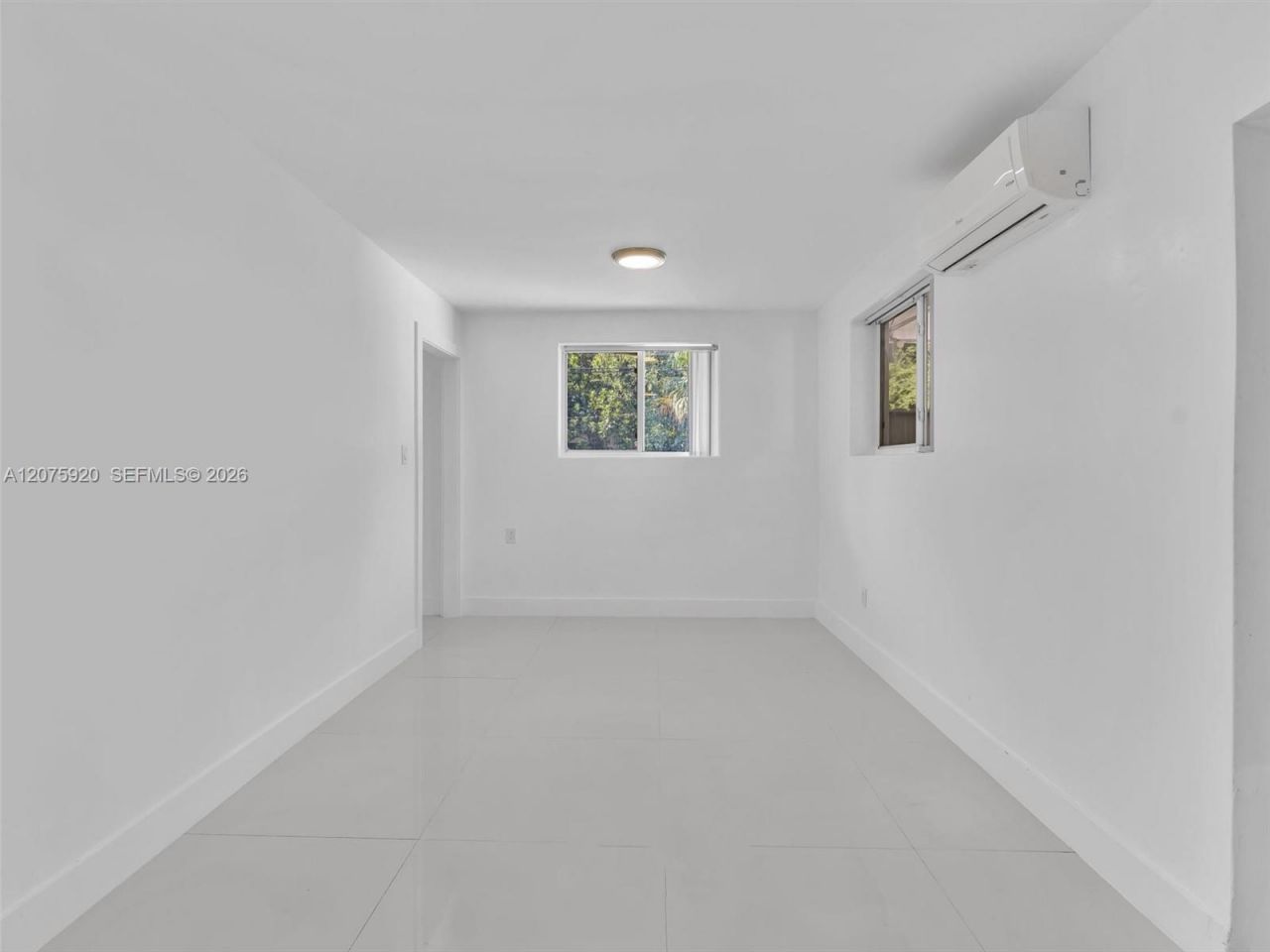 1647 NE 146th St, Miami, FL 33181 Photo