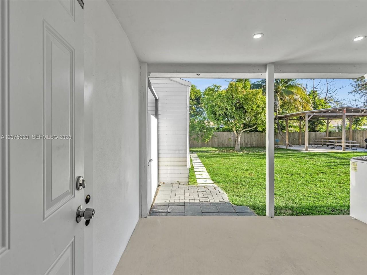1647 NE 146th St, Miami, FL 33181 Photo