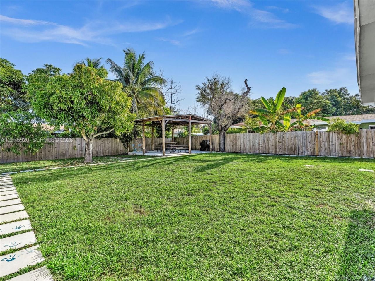 1647 NE 146th St, Miami, FL 33181 Photo
