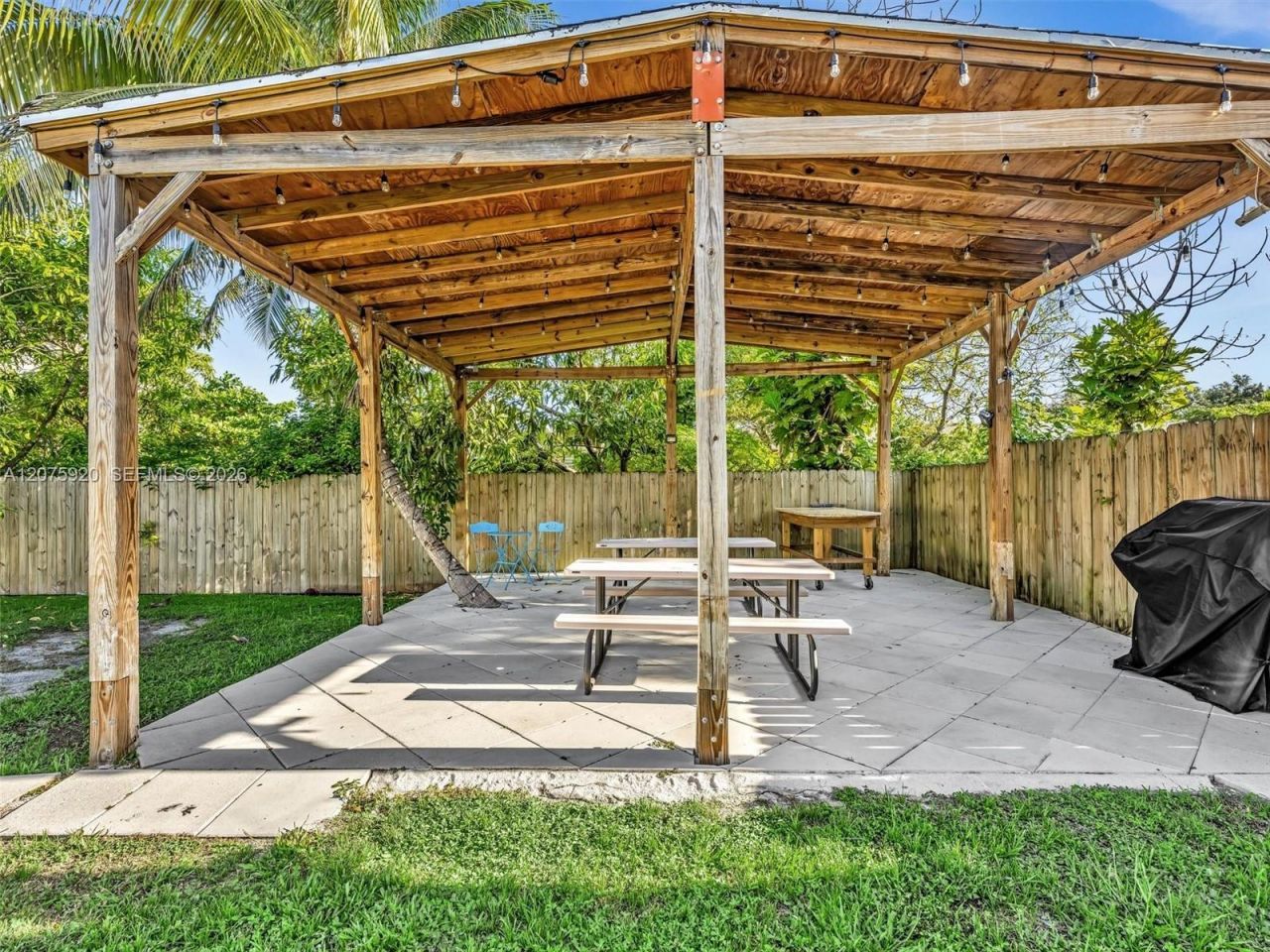 1647 NE 146th St, Miami, FL 33181 Photo