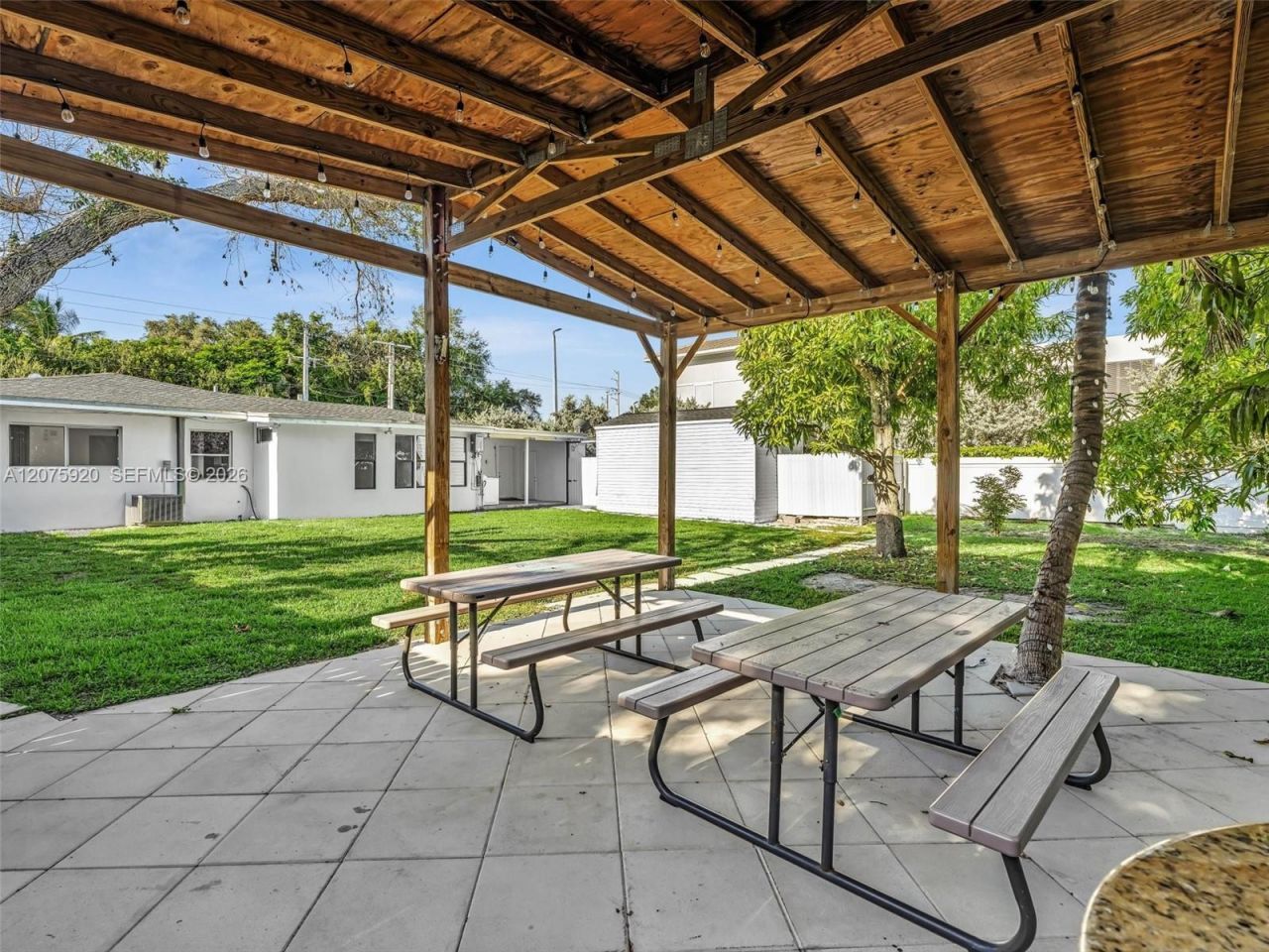 1647 NE 146th St, Miami, FL 33181 Photo
