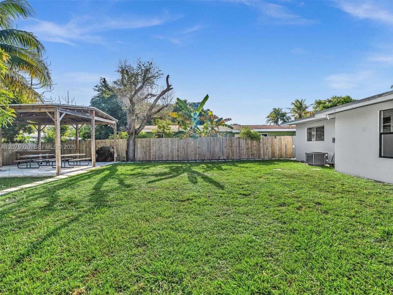 1647 NE 146th St, Miami, FL 33181 Photo