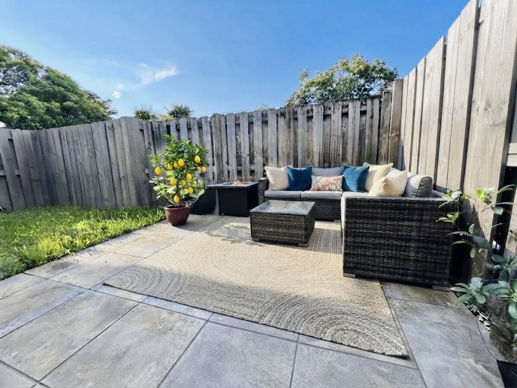 2690 N Nob Hill Road, Sunrise, FL 33322 Photo