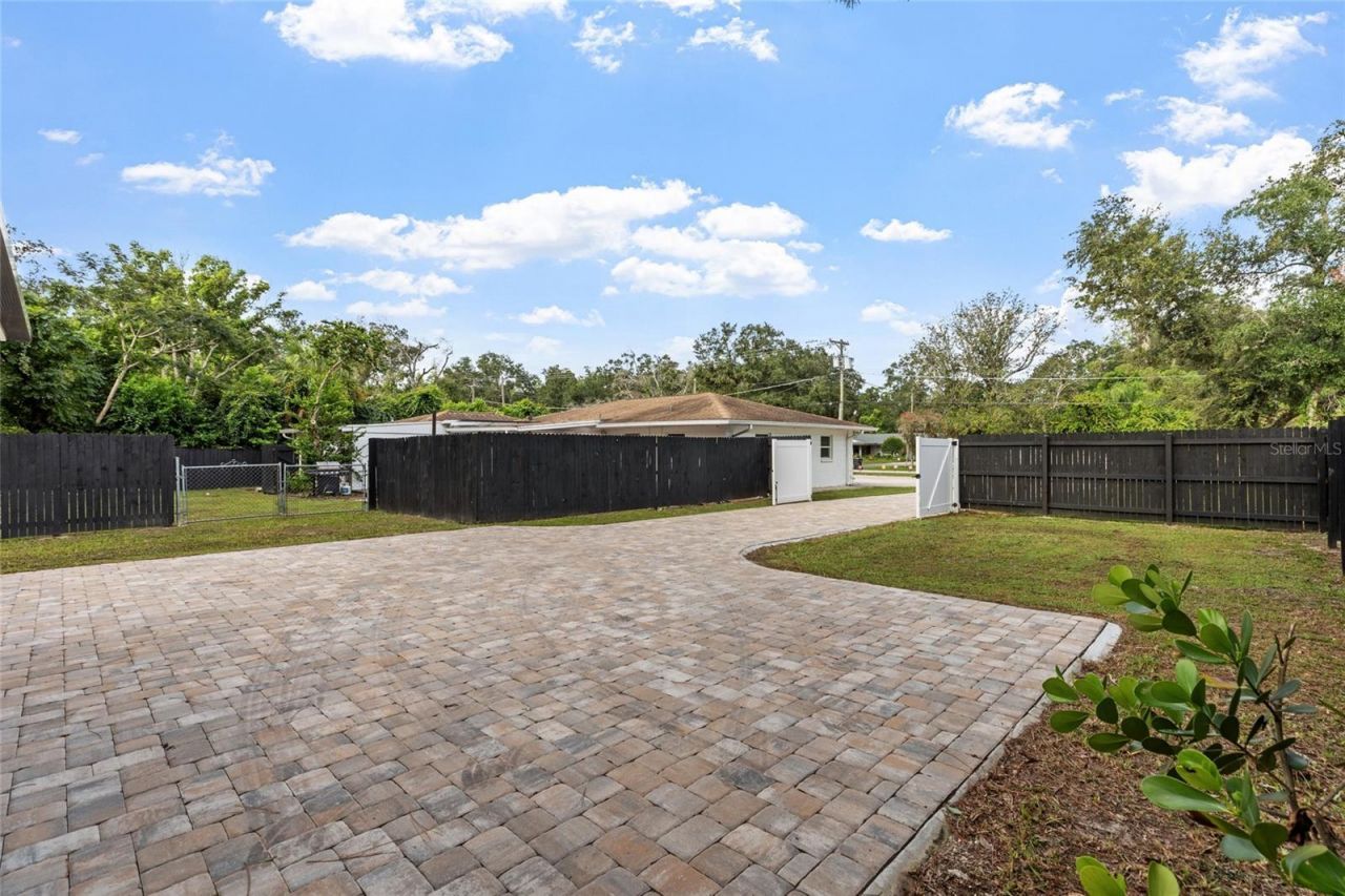 16903 Hanna Road , Lutz, FL 33549 Photo