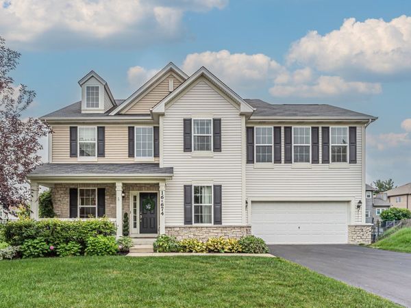 16W674 HAWTHORNE Court , Willowbrook, IL 60527