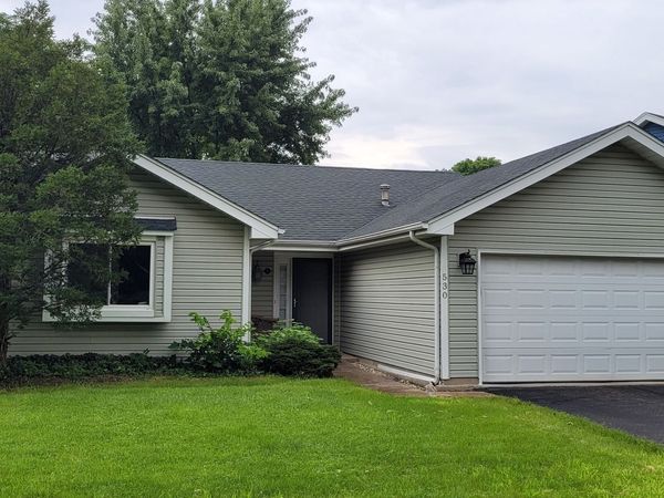 530 SPRINGHILL Circle , Naperville, IL 60563