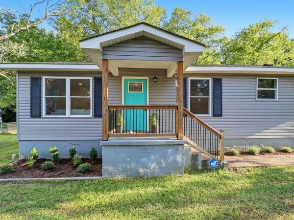 711 W James Avenue , Rossville, GA 30741