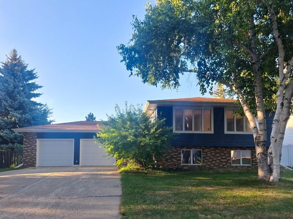 815 NE 18th Avenue, Aberdeen, SD 57401
