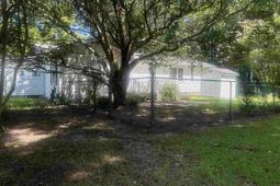 2752 N Highway 301 photo 4