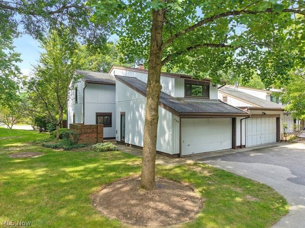 740 Spafford Oval, Unit 1101, Sagamore Hills, OH 44067