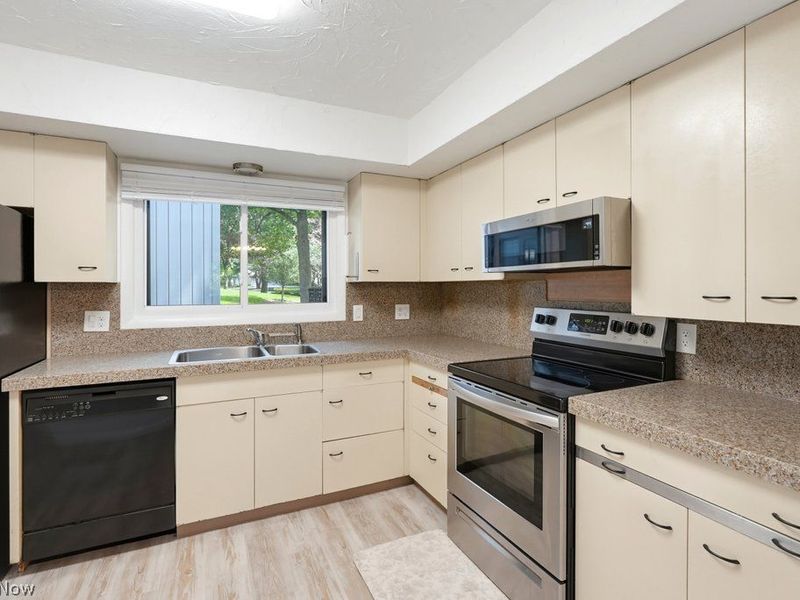 740 Spafford Oval, Unit 1101, Sagamore Hills, OH 44067 Photo 16