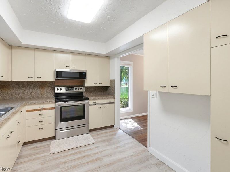 740 Spafford Oval, Unit 1101, Sagamore Hills, OH 44067 Photo 19