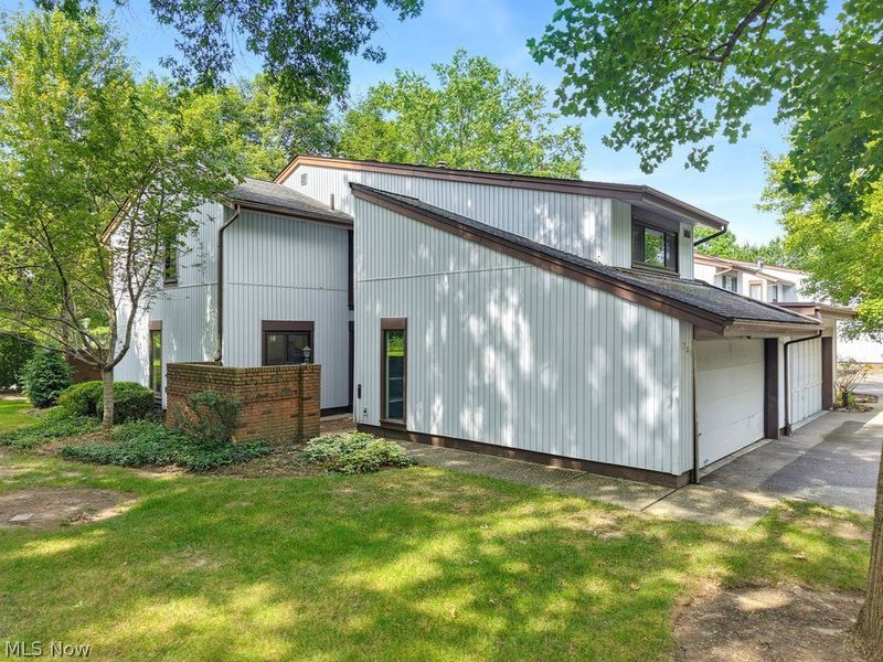 740 Spafford Oval, Unit 1101, Sagamore Hills, OH 44067 Photo 2