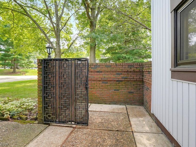 740 Spafford Oval, Unit 1101, Sagamore Hills, OH 44067 Photo 3