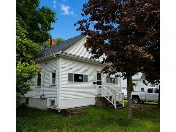 16 Ash St, Fairhaven, MA 02719