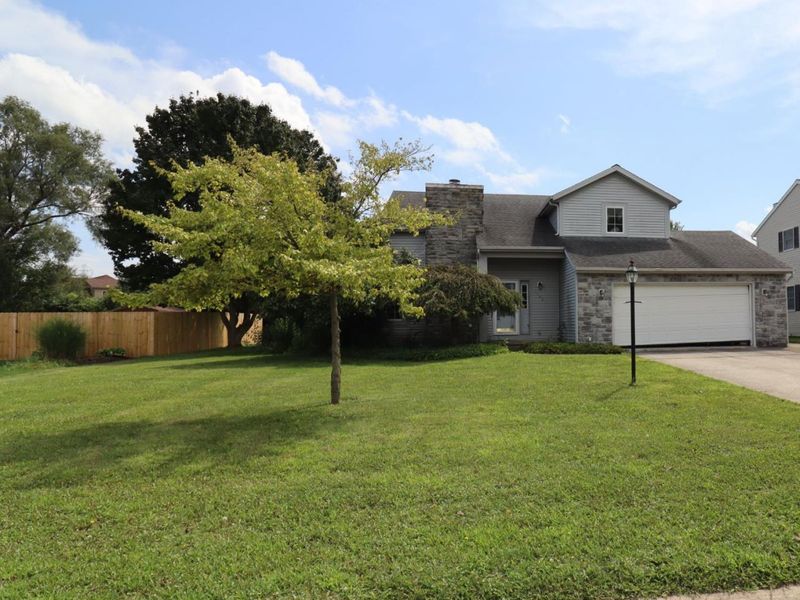 1102 Birchwood Drive, Sandusky, OH 44870 Photo 2