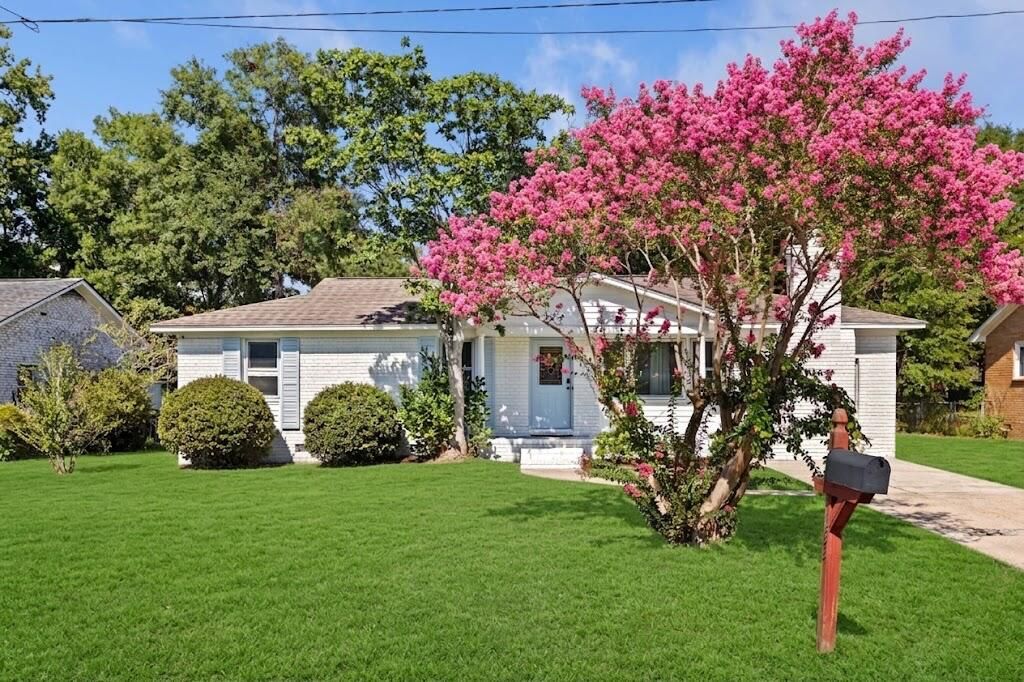 4622 Glenn Street Photo 1