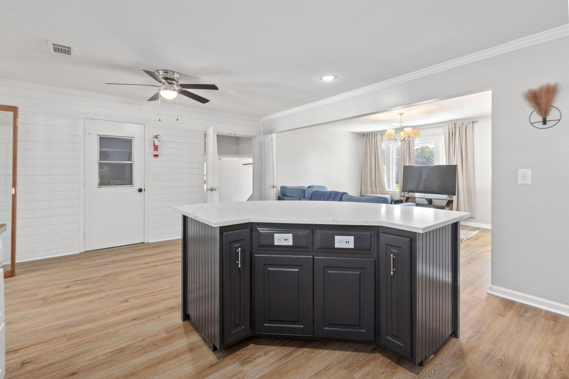 4622 Glenn Street Photo 11
