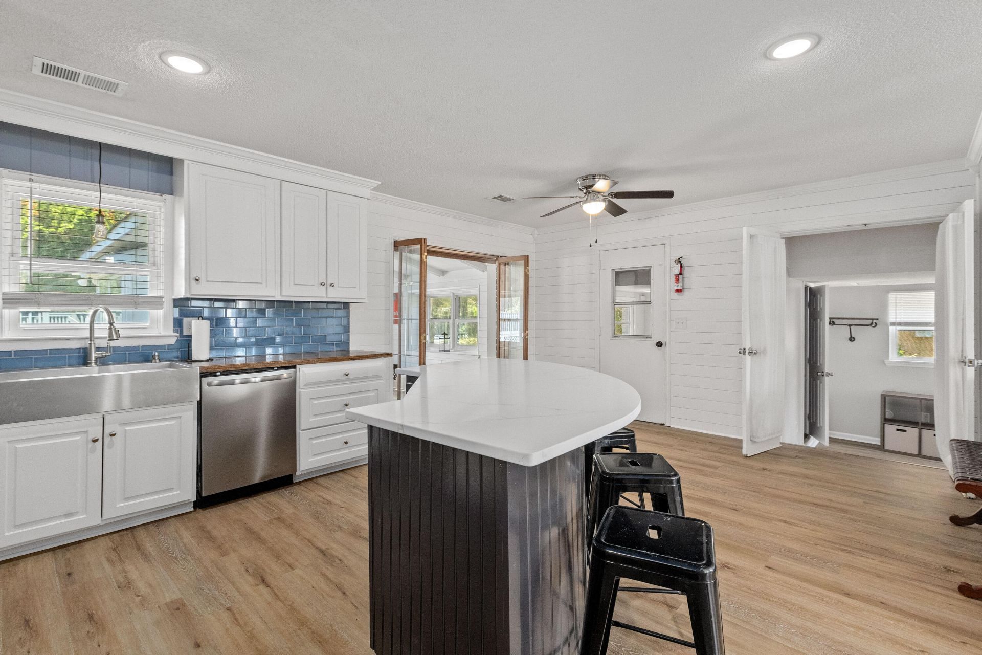 4622 Glenn Street Photo 12