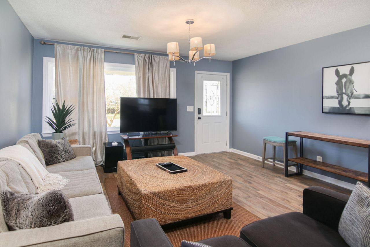 4622 Glenn Street Photo 13