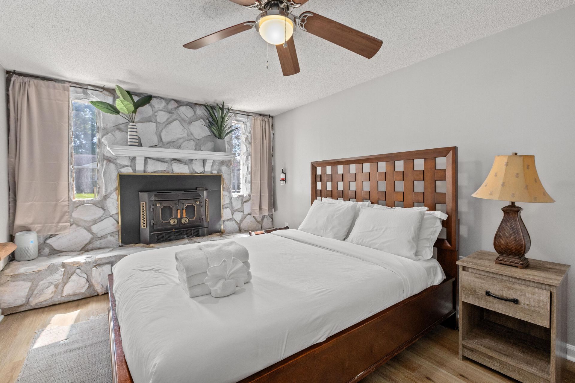 4622 Glenn Street Photo 23