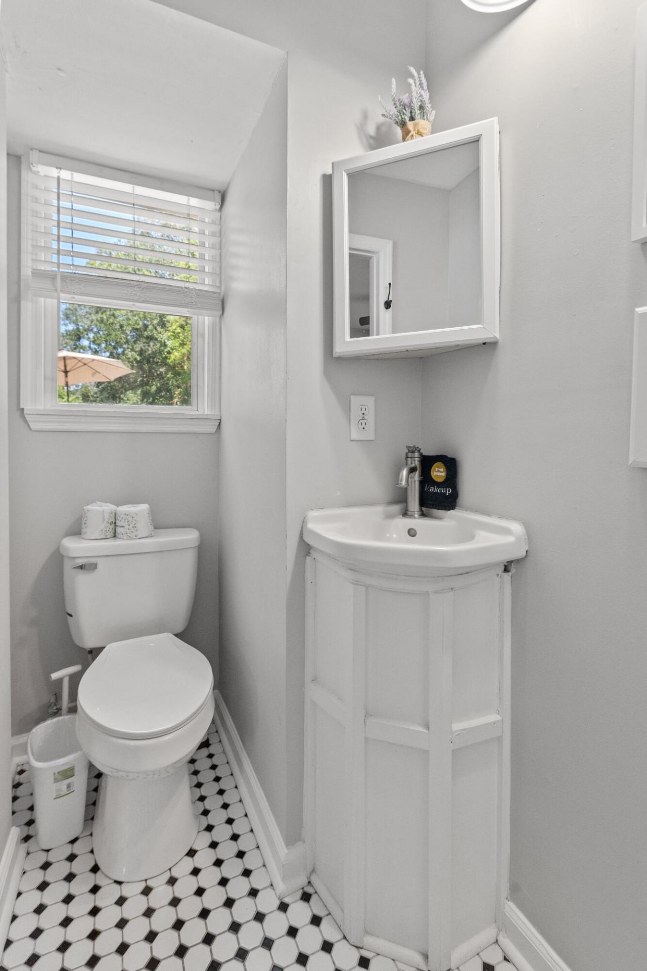 4622 Glenn Street Photo 36