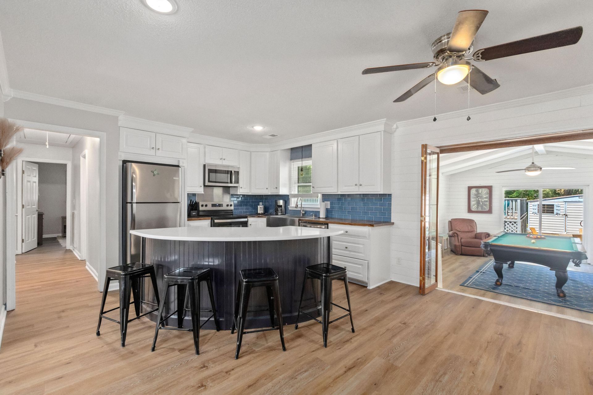 4622 Glenn Street Photo 6