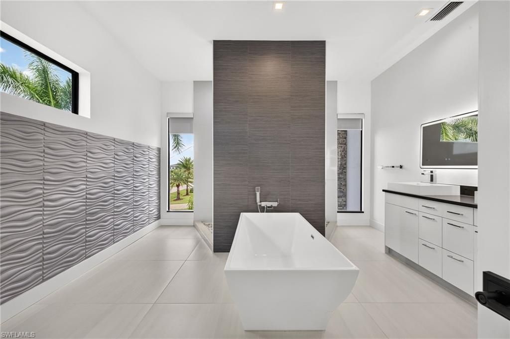 5362 Mayfair Ct , Cape Coral, FL 33904 Photo
